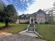 Roomy Renovated GuestHome, Desk, Yard, PetFriendly