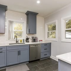 Chic Decatur Home, Huge Backyard, Pets Welcome