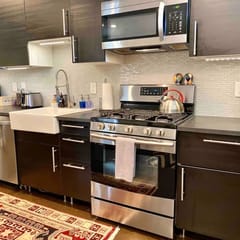 Chic Garage Unit, Wifi, Close to Pullman Yds