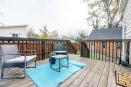 Charming Home: Pet-Friendly Haven with Yard