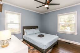 Chic Decatur Home, Huge Backyard, Pets Welcome
