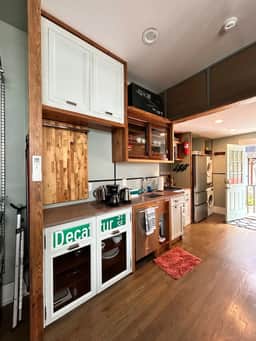 Chic Nooks at DeKalb Ave Unit C