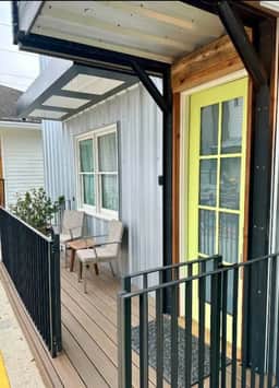 Chic Nooks at DeKalb Ave Unit E