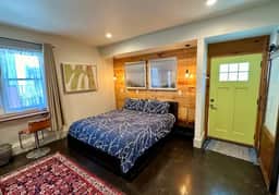 Chic Nooks at DeKalb Ave Unit E