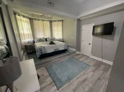 Roomy Renovated GuestHome, Desk, Yard, PetFriendly
