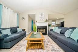 Sleek Home, WiFi, Pet-Friendly, Near Arabia Mtn