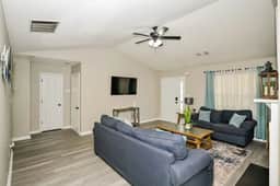 Sleek Home, WiFi, Pet-Friendly, Near Arabia Mtn