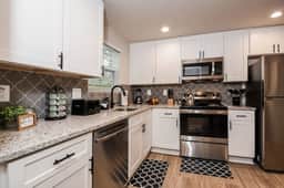 Stay near Downtown Atlanta with Wifi, Yard and BBQ