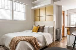 Chic Studio, Workspace, Wifi, Close to Pullman Yds - Image 5