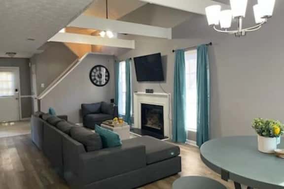 Stone Mountain Home, SmartTV All Rooms, Pool Table - Image 1