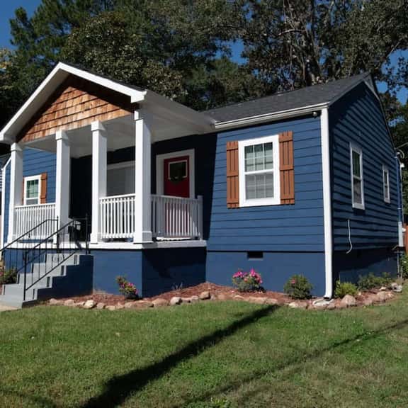 Bungalow with Private Yard, 5 Miles from Downtown! - Image 1