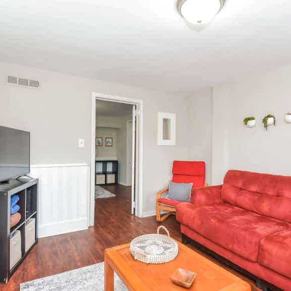 Cute, Cozy 1 Bedroom, Minutes from Grant Park - Image 1