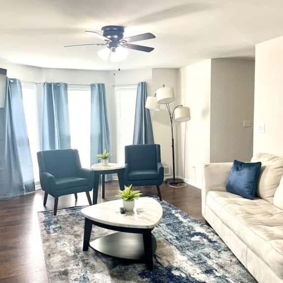 Getaway Home, Front Yard and Smart TVs All Rooms - Image 1