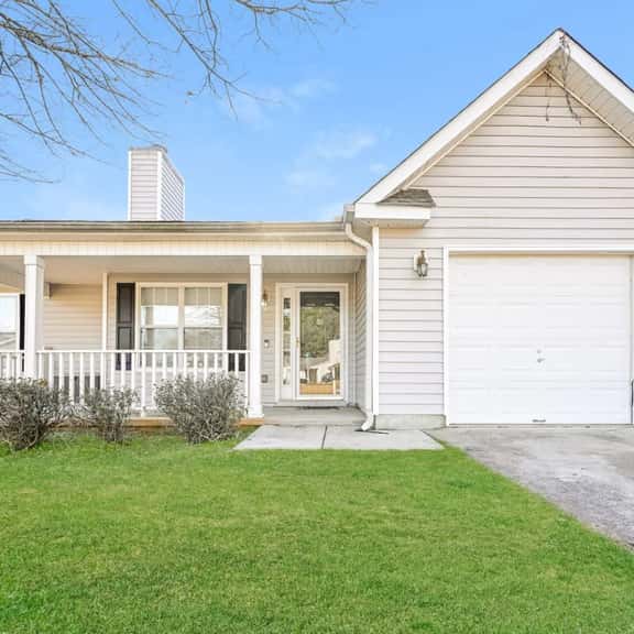 Sleek Home, WiFi, Pet-Friendly, Near Arabia Mtn - Image 1