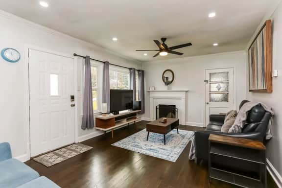 Chic Decatur Home, Huge Backyard, Pets Welcome