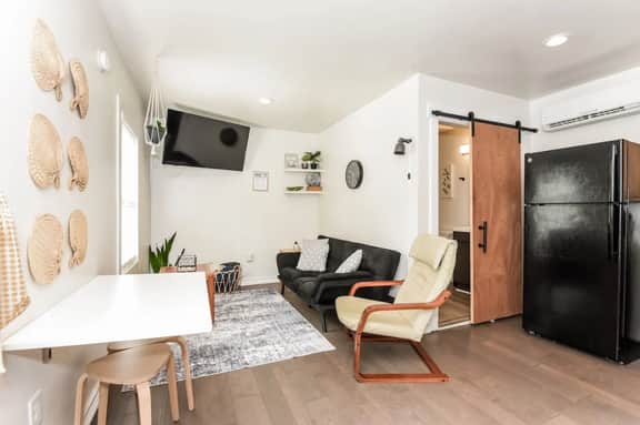 Cozy 1 Bedroom with Loft, Minutes from Grant Park