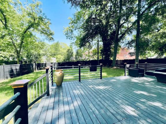 Elegant NW Atlanta Oasis, 2 Kitchens, Sauna, Patio