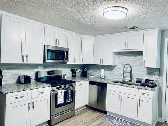 Newly Renovated College Park Home, Yard & Office!