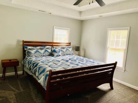 Newly Renovated College Park Home, Yard & Office!