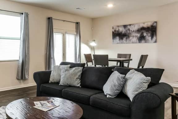 Spacious Home: Minutes from ATL Airport with Wifi