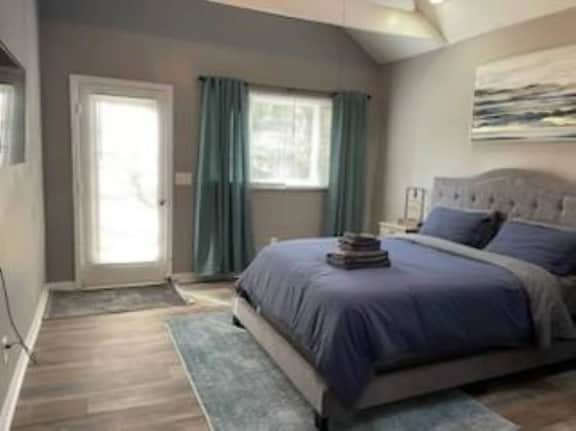 Stone Mountain Home, SmartTV All Rooms, Pool Table