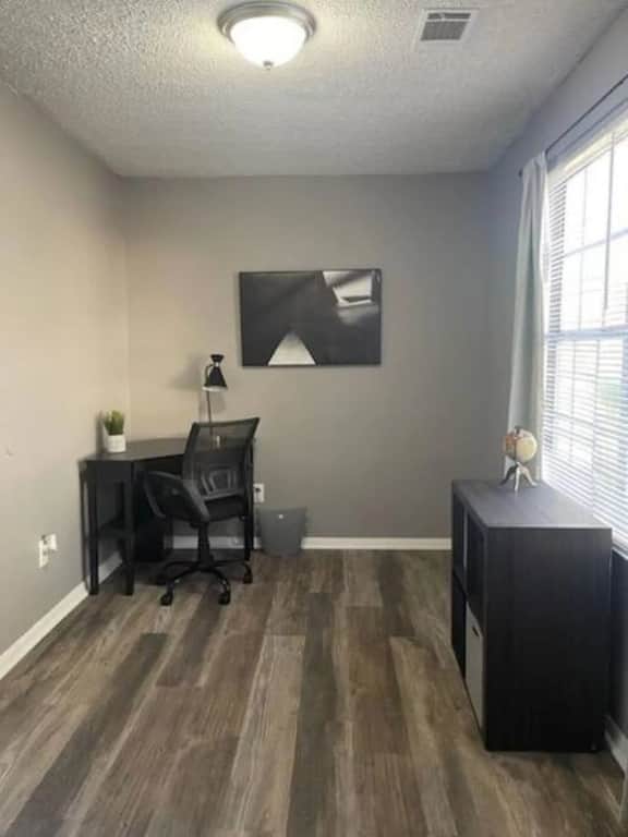 Stone Mountain Home, SmartTV All Rooms, Pool Table