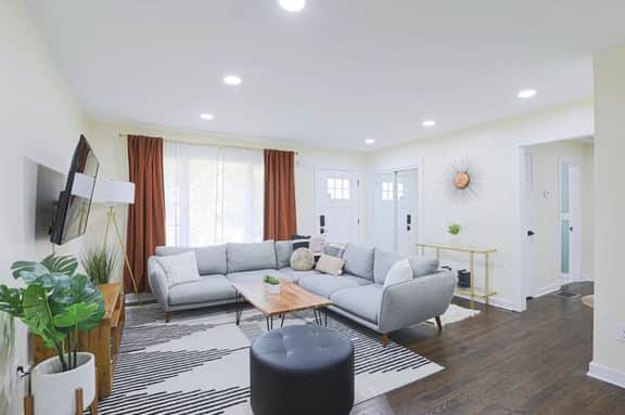 Stylish WestLake Escape, PetFriendly, Downtown 5Mi