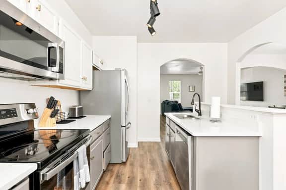 Peacefull 4 BDR, Fast Wi-Fi, Minutes from Shopping - Image 5