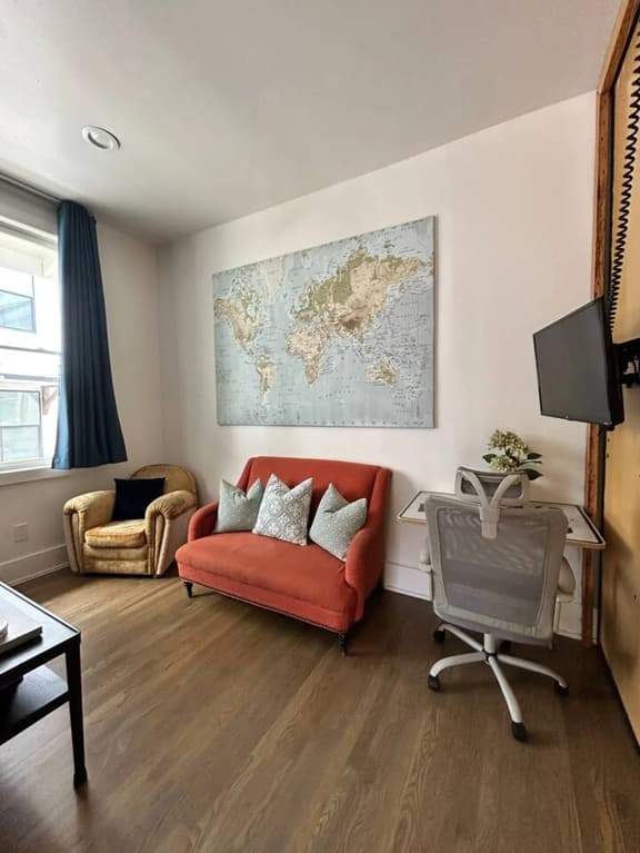 Chic Nooks at DeKalb Ave Unit C