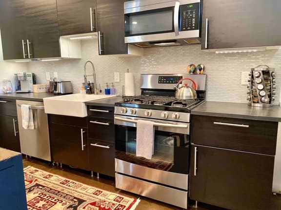 Chic Nooks at DeKalb Ave Unit E