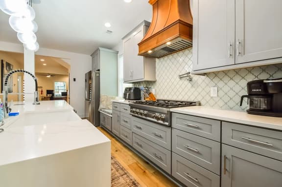 Posh Home: Marvelous Kitchens, Beautiful Bathrooms
