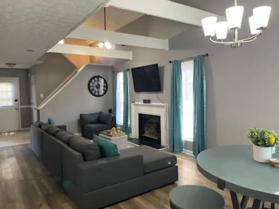 Stone Mountain Home, SmartTV All Rooms, Pool Table
