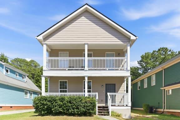 Peacefull 4 BDR, Fast Wi-Fi, Minutes from Shopping - Image 1